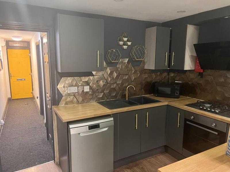 6D Hosting Apartment Coventry Exterior photo